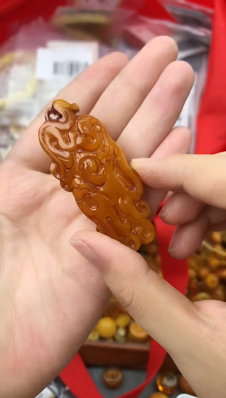 【闪购商品】未镶嵌琥珀珠宝奇石60