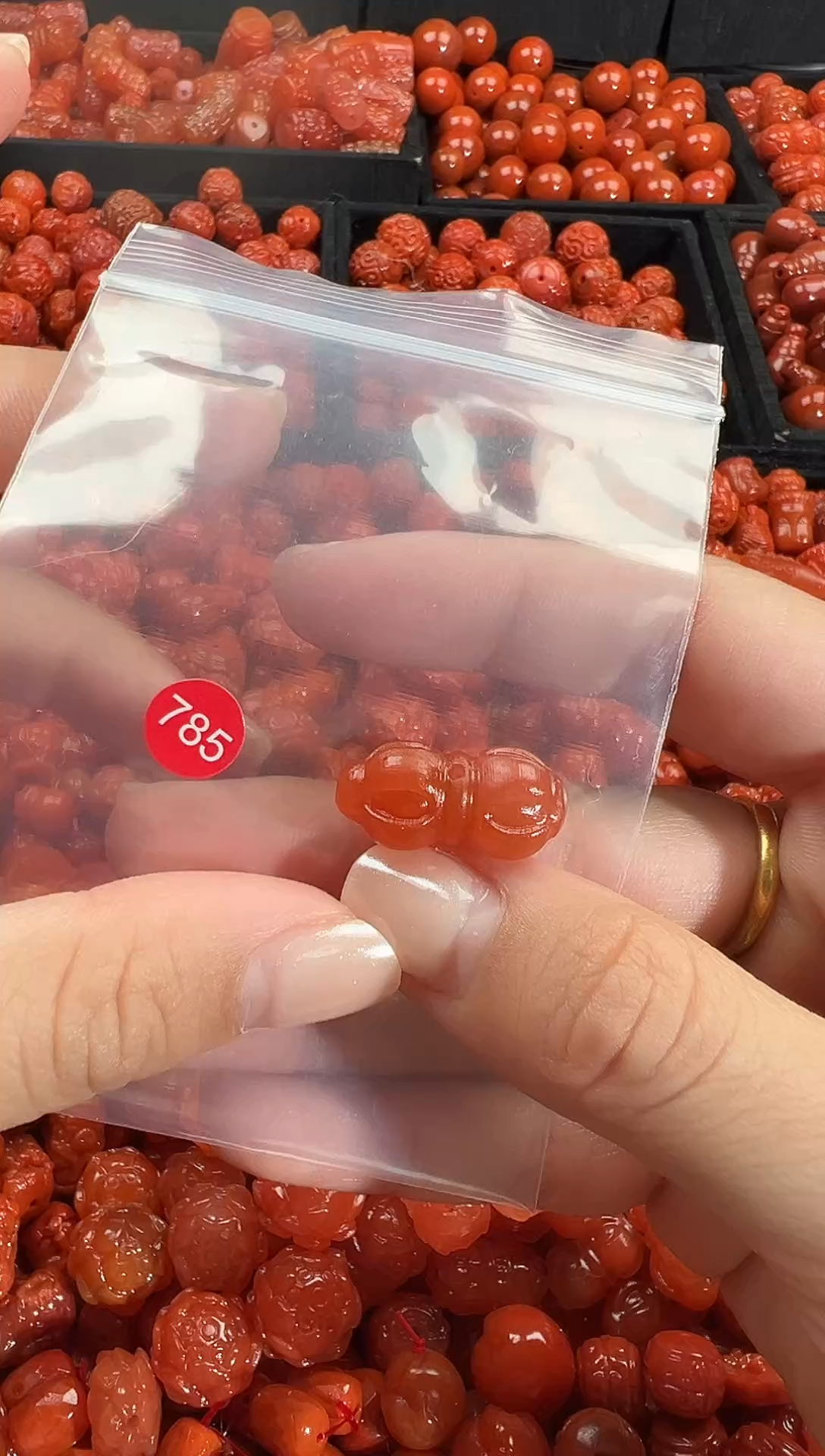 颈饰未镶嵌南红玛瑙1