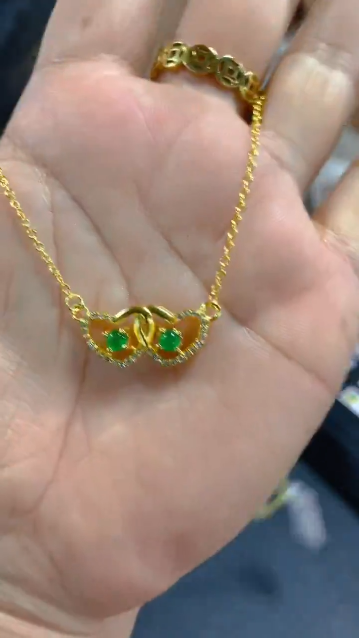 【闪购商品】翡翠吊坠(赠链)未镶嵌0867260626多样性发其一