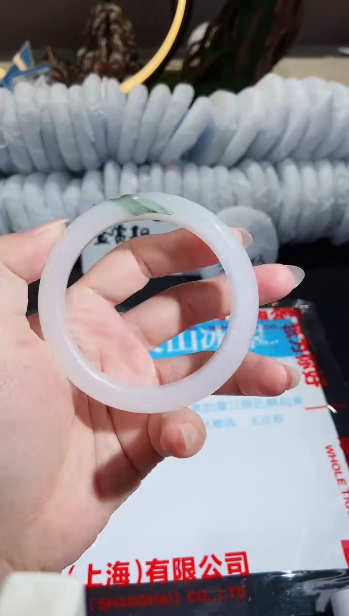 【闪购商品】石英质玉手镯未镶嵌79-58