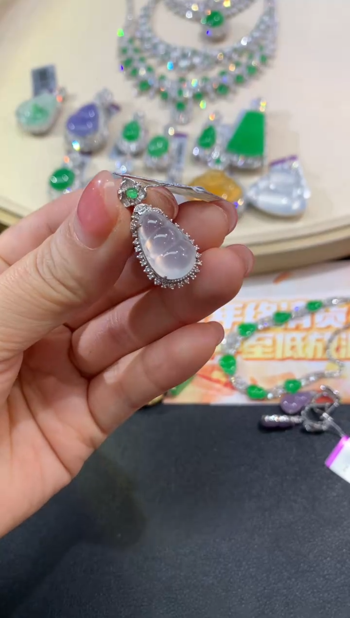 吊坠(不含链)18K金镶嵌翡翠A116|5200