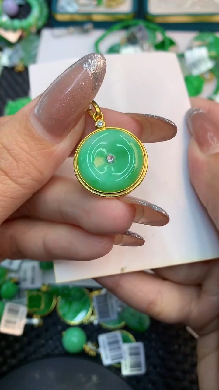 颈饰未镶嵌翡翠1