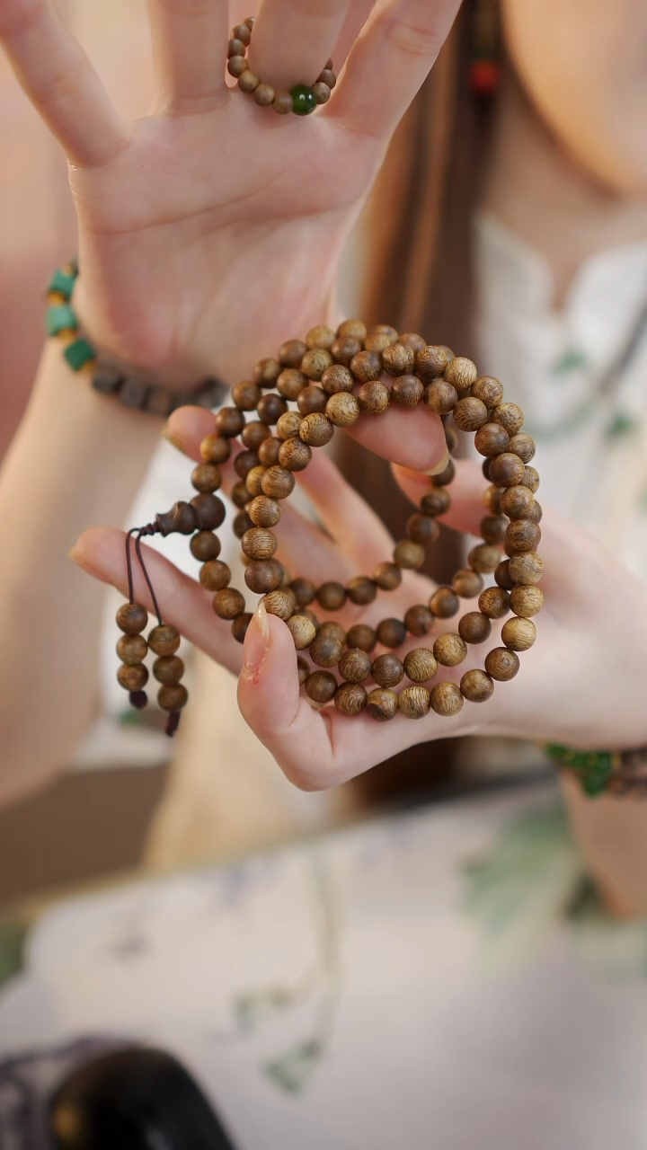 【闪购商品】沉香手串莺歌绿棋楠0.7圆珠多圈多样性发一