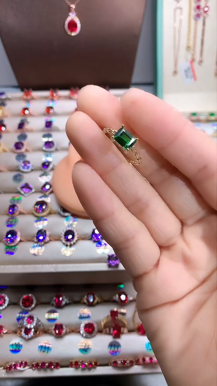 【闪购商品】透辉石戒指银S925镶嵌金色6.8