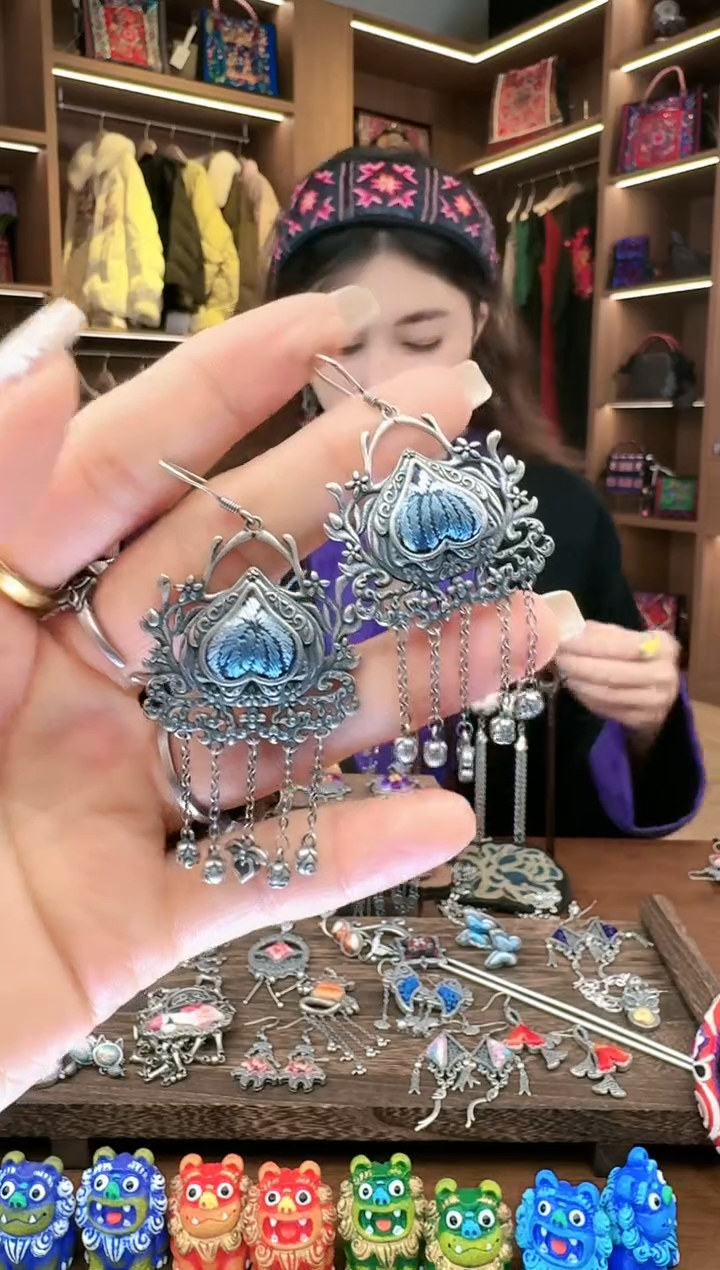 【闪购商品】织绣130黔东南苗族刺绣