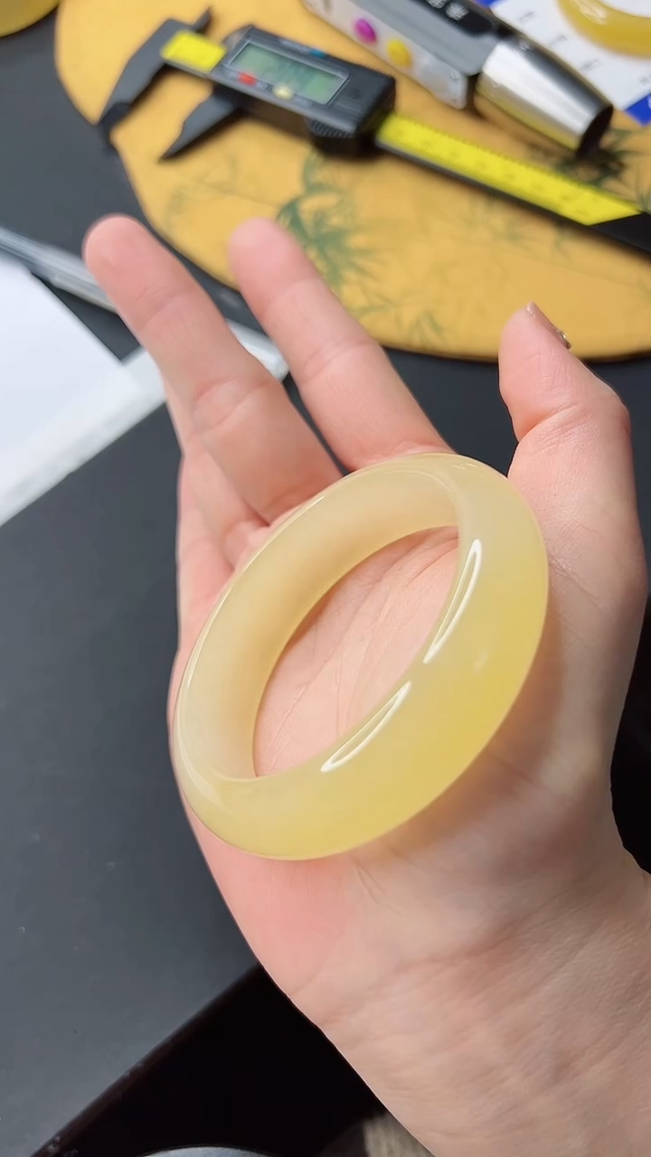 【闪购商品】石英质玉手镯未镶嵌851-56