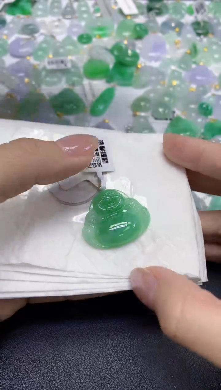 颈饰18K金镶嵌翡翠天然缅甸翡翠A货多样性发一件