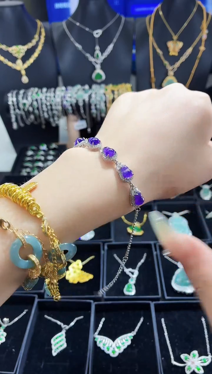 翡翠未镶嵌吊坠(不含链)天然翡翠a货 多样性发其一