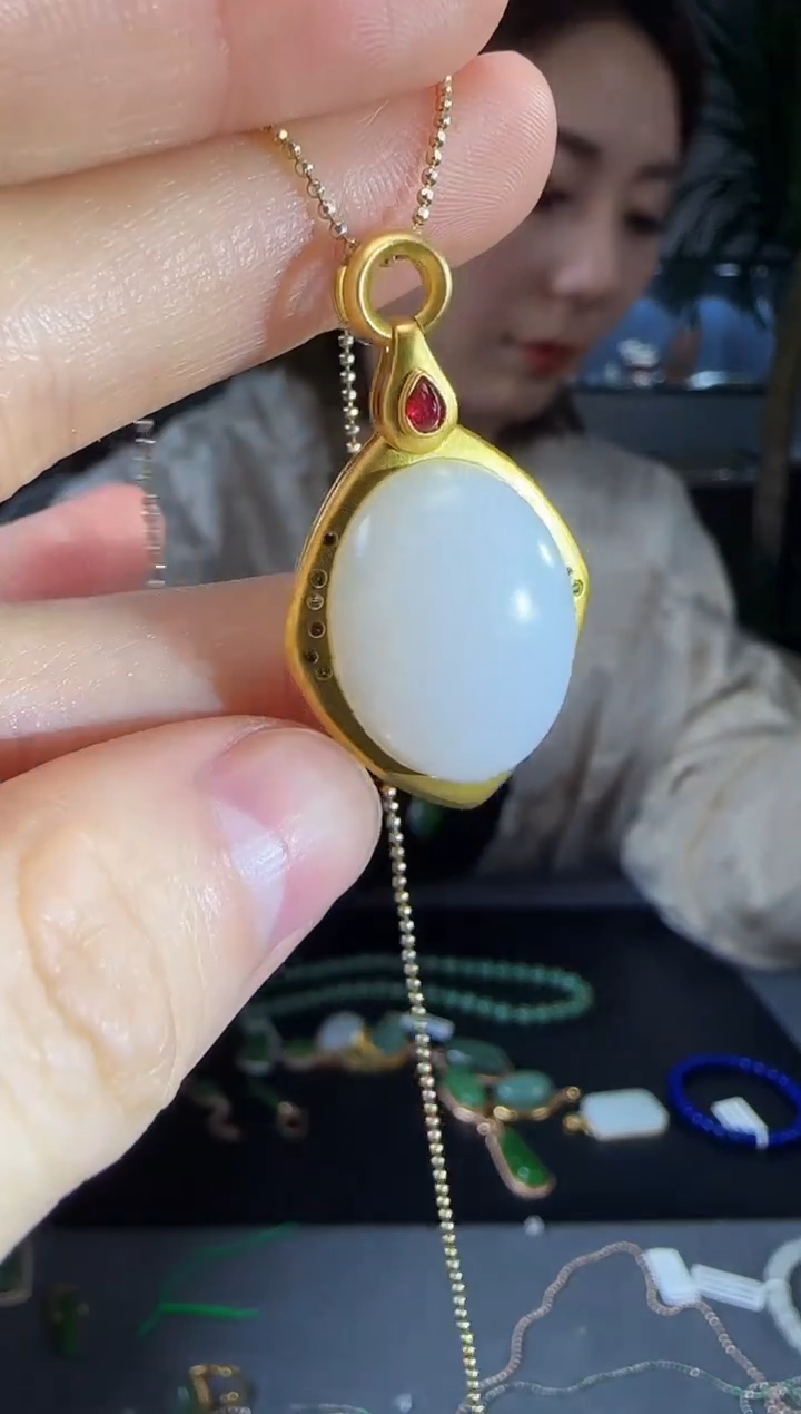 【闪购商品】和田玉吊坠(不含链)18K金镶嵌1
