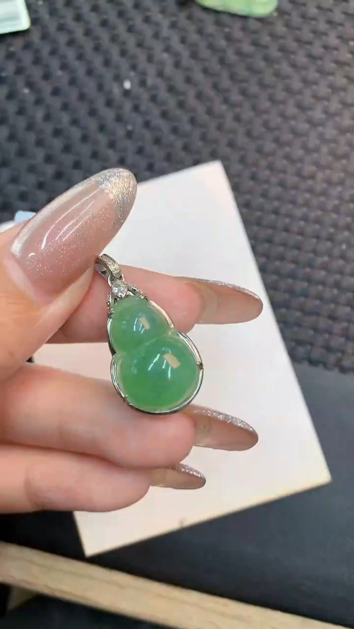 颈饰未镶嵌翡翠1