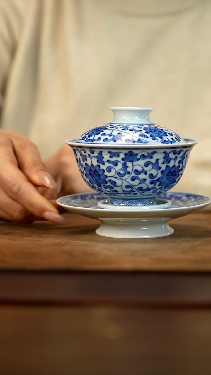 【闪购商品】青花缠枝莲三才盖碗