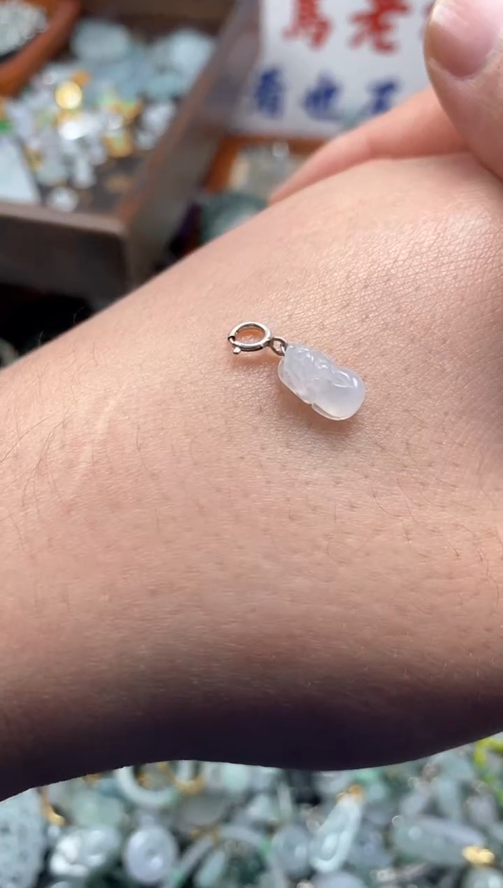 【闪购商品】翡翠颈饰未镶嵌哥哥