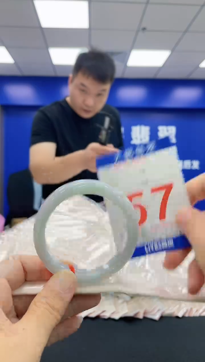 翡翠手镯未镶嵌AAAAAAAAAA