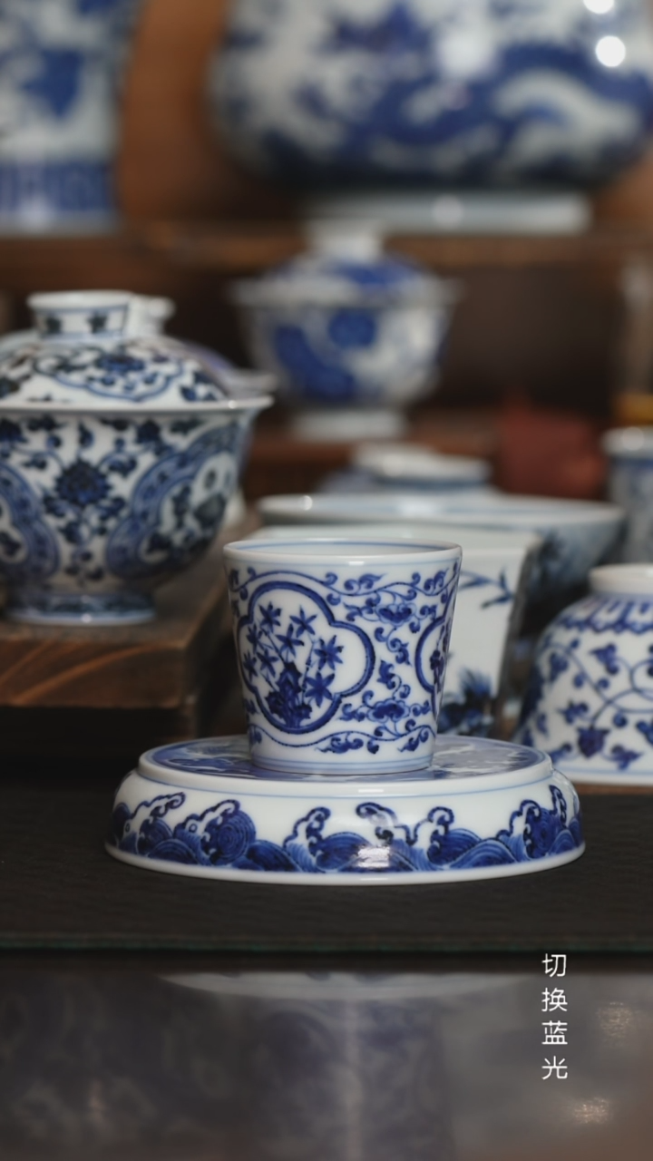 松风馆藏仿明青花松竹梅拇指杯