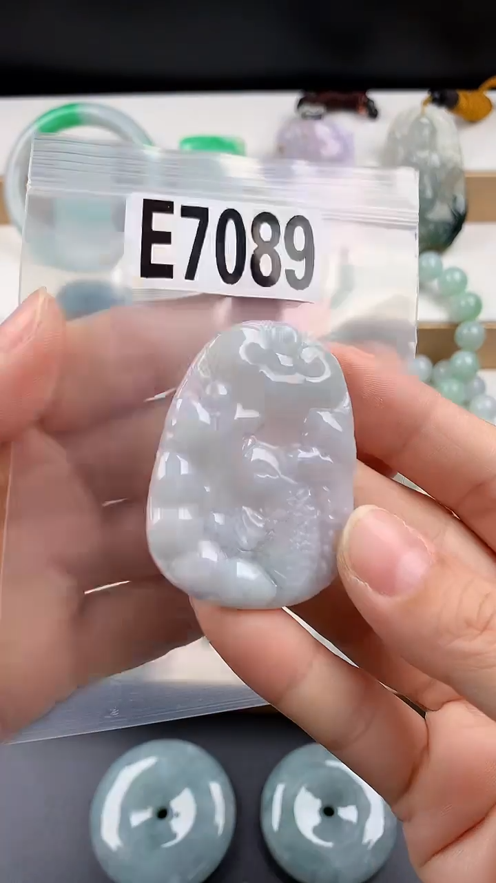 颈饰未镶嵌翡翠天然翡翠吊坠挂件