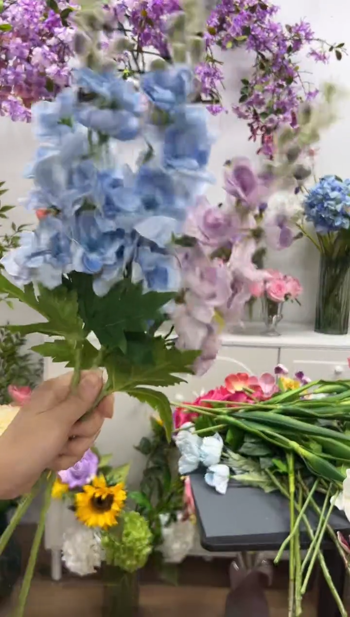 2枝蓝色1枝紫色手感保湿飞燕