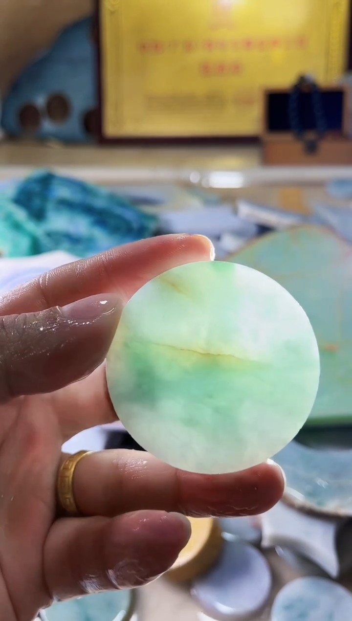 【闪购商品】翡翠挂件未镶嵌A货郭壹707