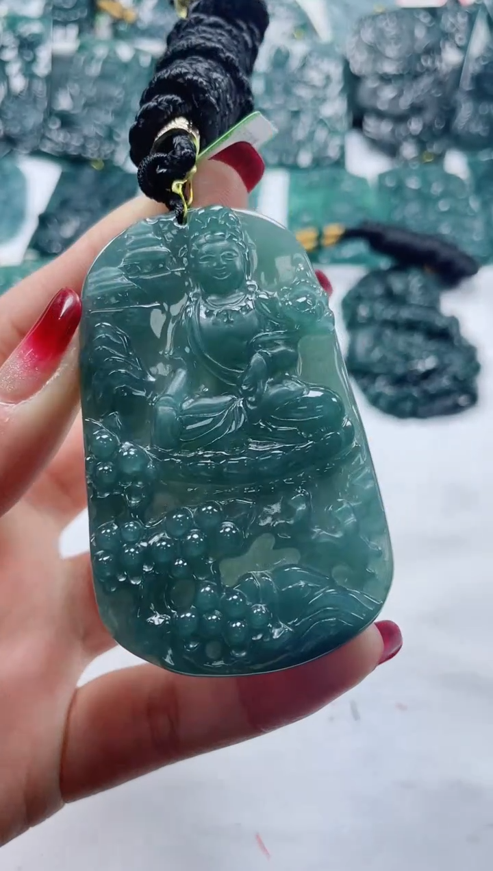 【闪购商品】翡翠颈饰未镶嵌             