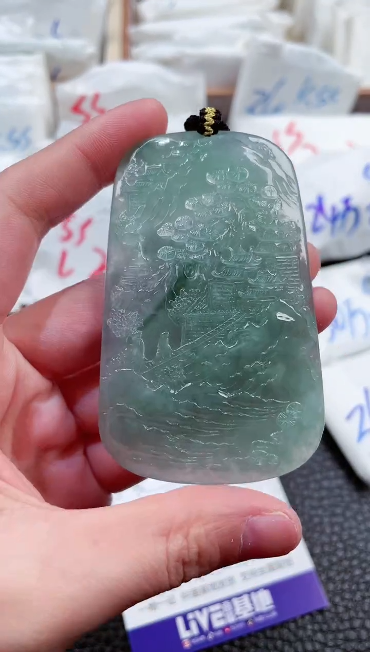 【闪购商品】翡翠颈饰未镶嵌00009448