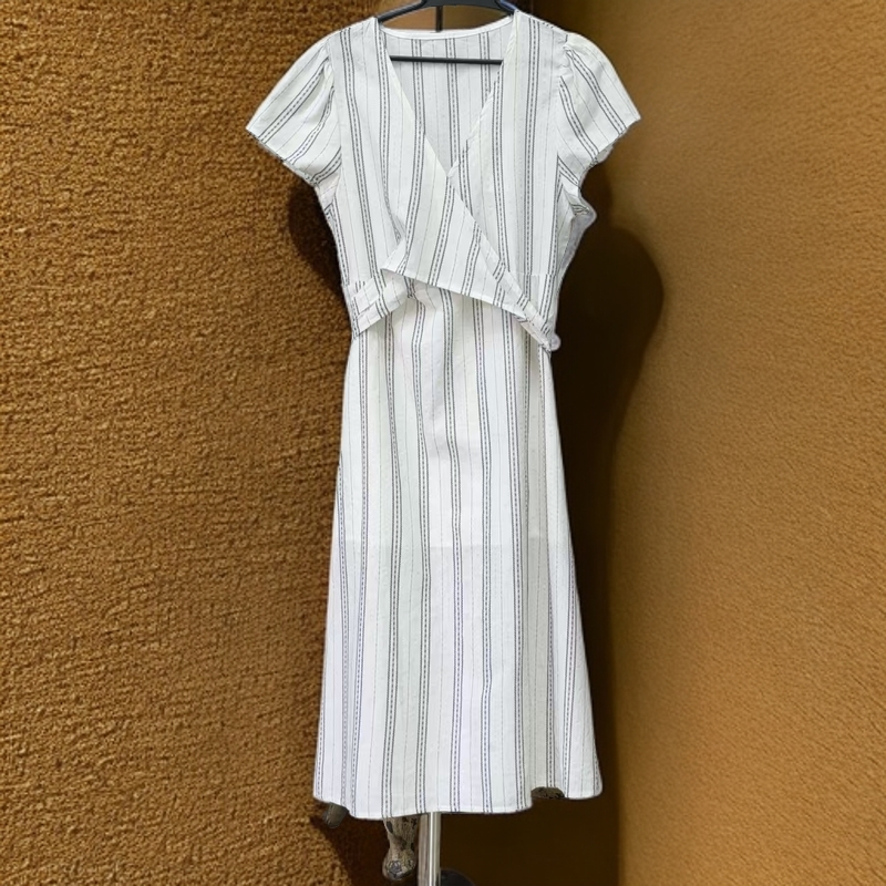 2130 竖条纹系带短袖连衣裙