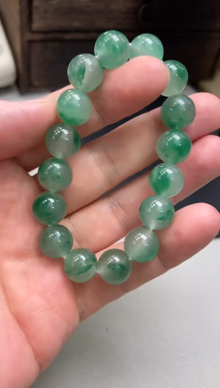 石英质玉手串未镶嵌独龙玉手串