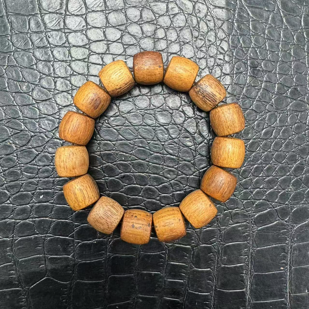 B414越南黄奇文玩手串15mm