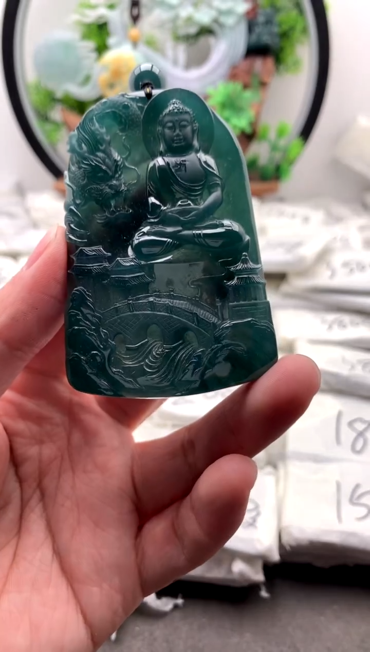 【闪购商品】翡翠颈饰未镶嵌大日如来