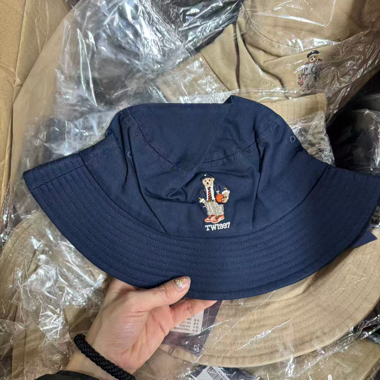 【DD】招财家甄选 熊家帽子 TNAC22S404B-藏青色-直播为准，默认微瑕