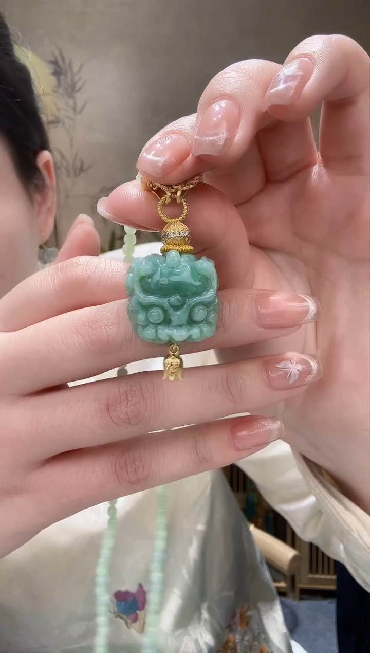 【闪购商品】翡翠颈饰未镶嵌吊坠