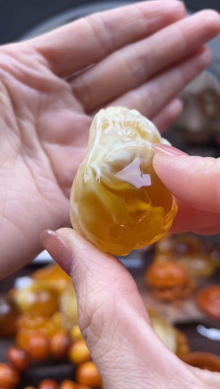 【闪购商品】琥珀裸石未镶嵌首饰 假1赔4 （多样性发货1件