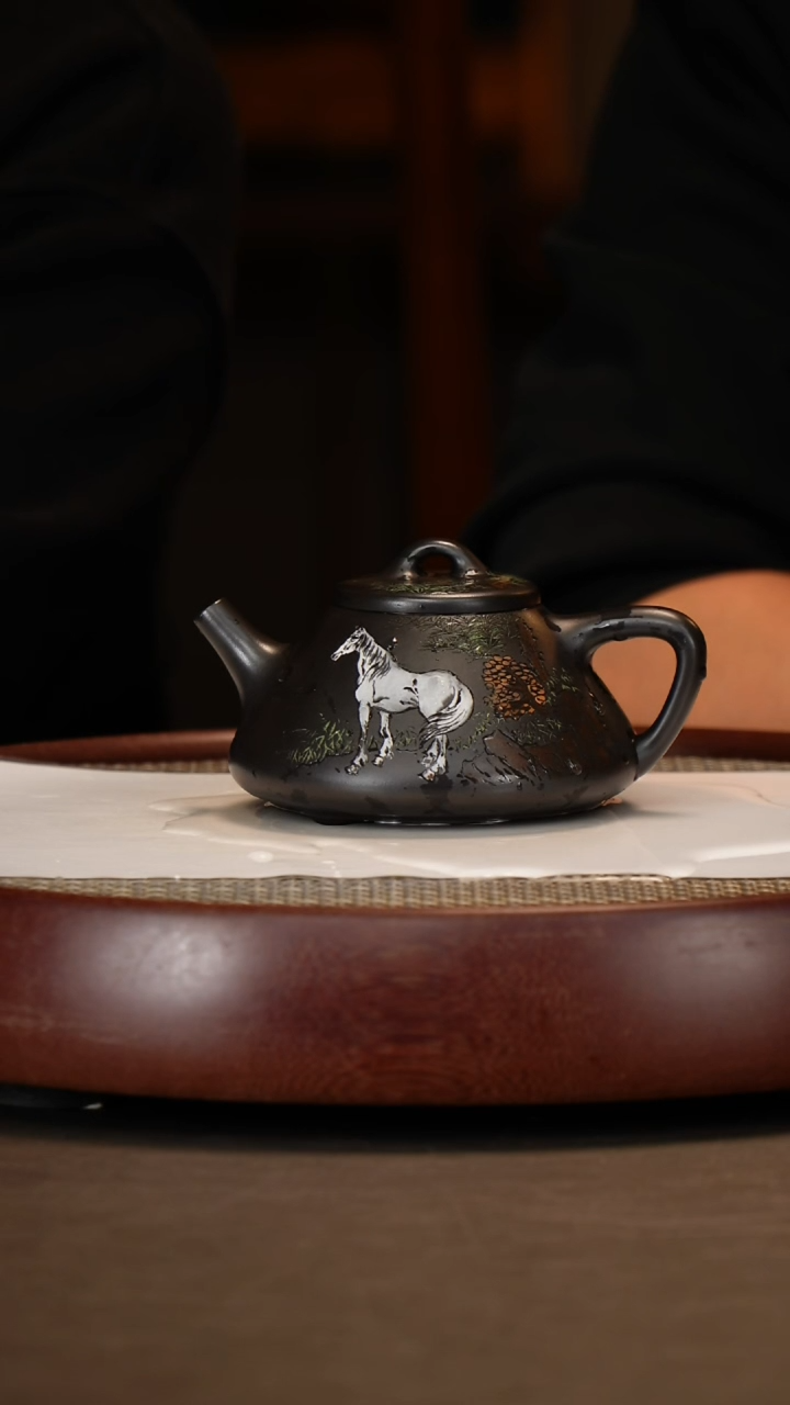 【闪购商品】紫砂茶壶古渡乌泥石瓢+红梅画
