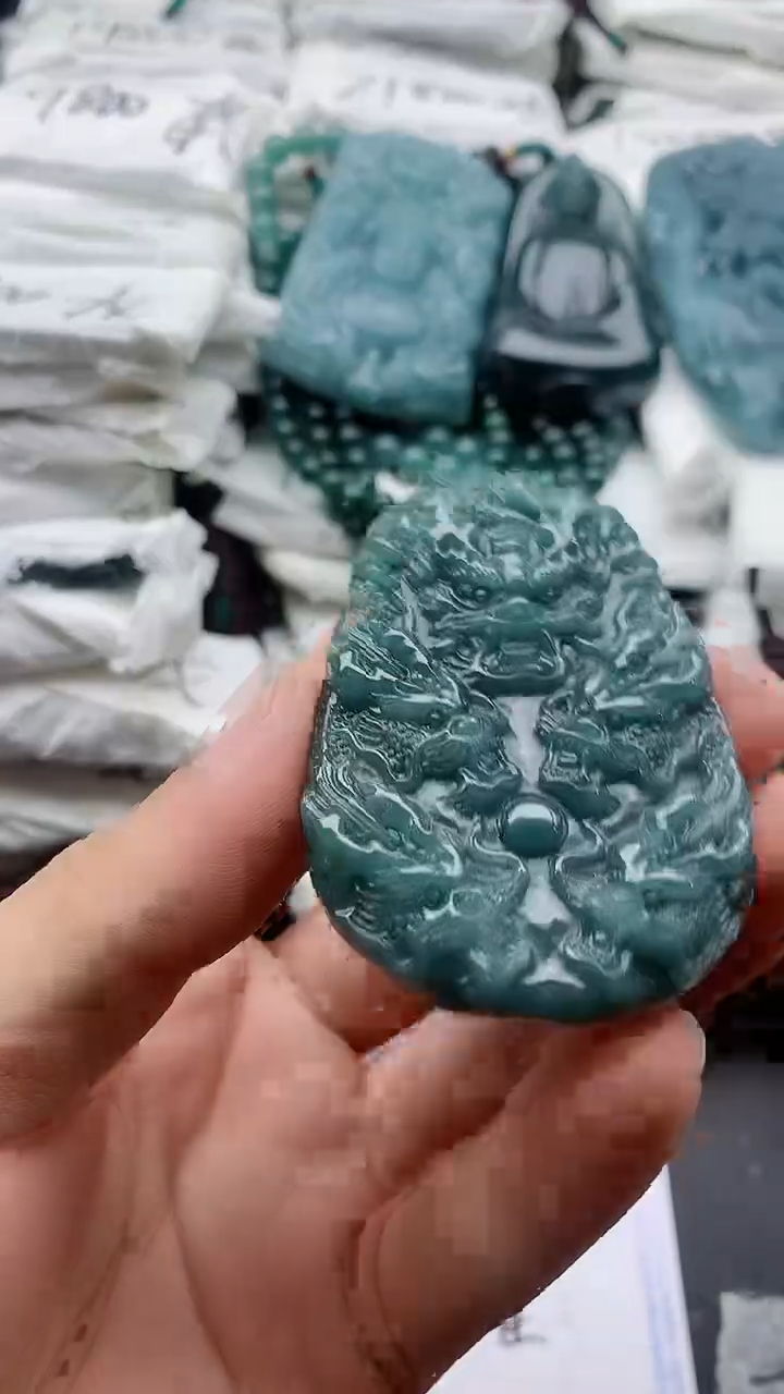 翡翠未镶嵌颈饰88888888