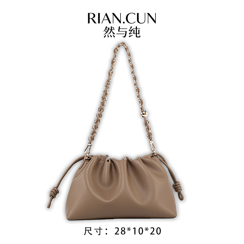 RAIN.CUN冬季2025新款轻奢设计单肩斜挎女包 QYX-9931-茶褐色