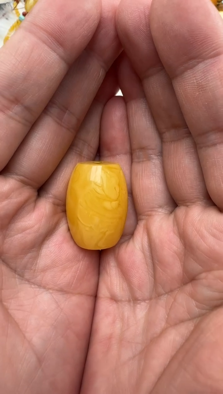 蜜蜡未镶嵌珠宝奇石小***云HZ030