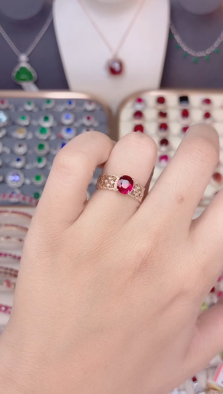 18K金镶嵌碧玺戒指碧玺1