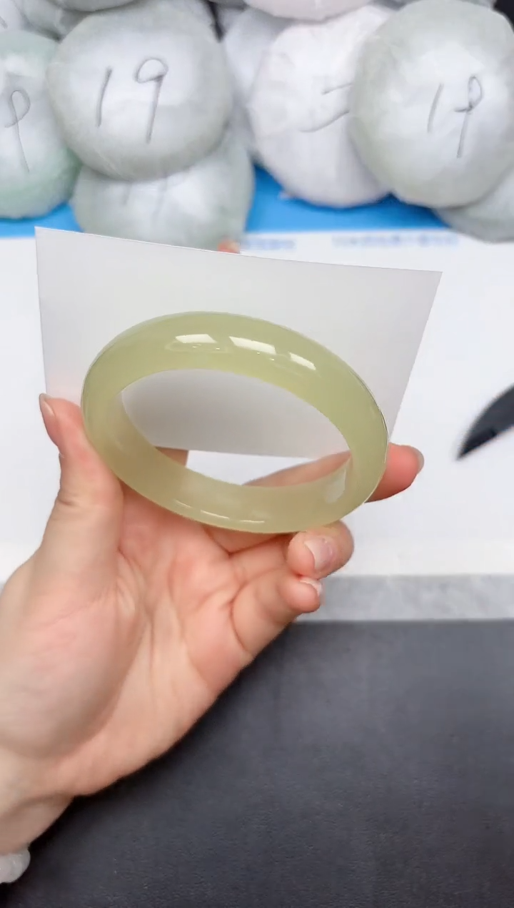 未镶嵌手镯石英质玉A168/60.2