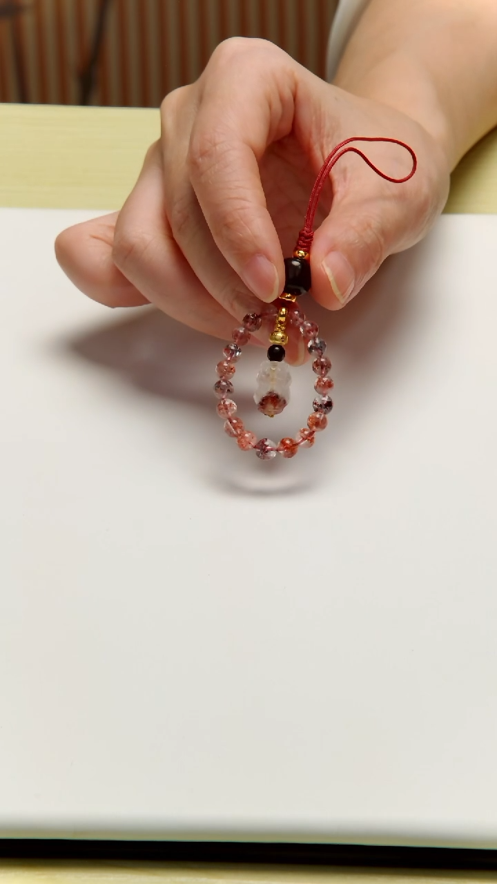 未镶嵌车挂水晶超七金草莓手机挂  多样性发一