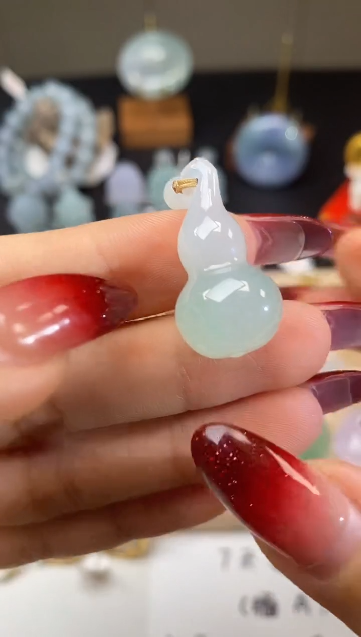 【闪购商品】翡翠吊坠(不含链)未镶嵌葫芦