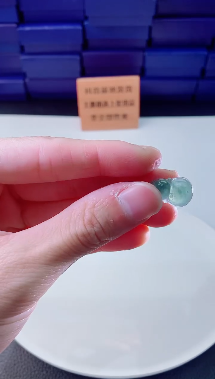 翡翠未镶嵌颈饰