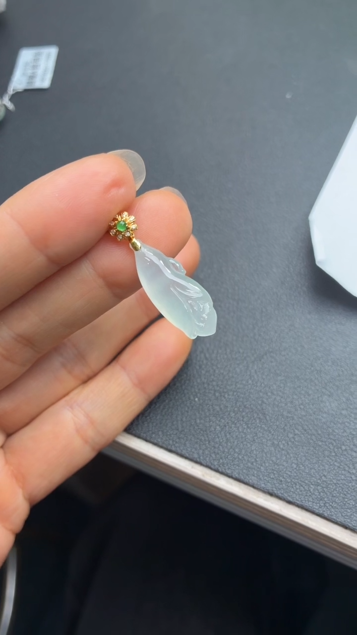 颈饰18K金镶嵌翡翠天然翡翠A货