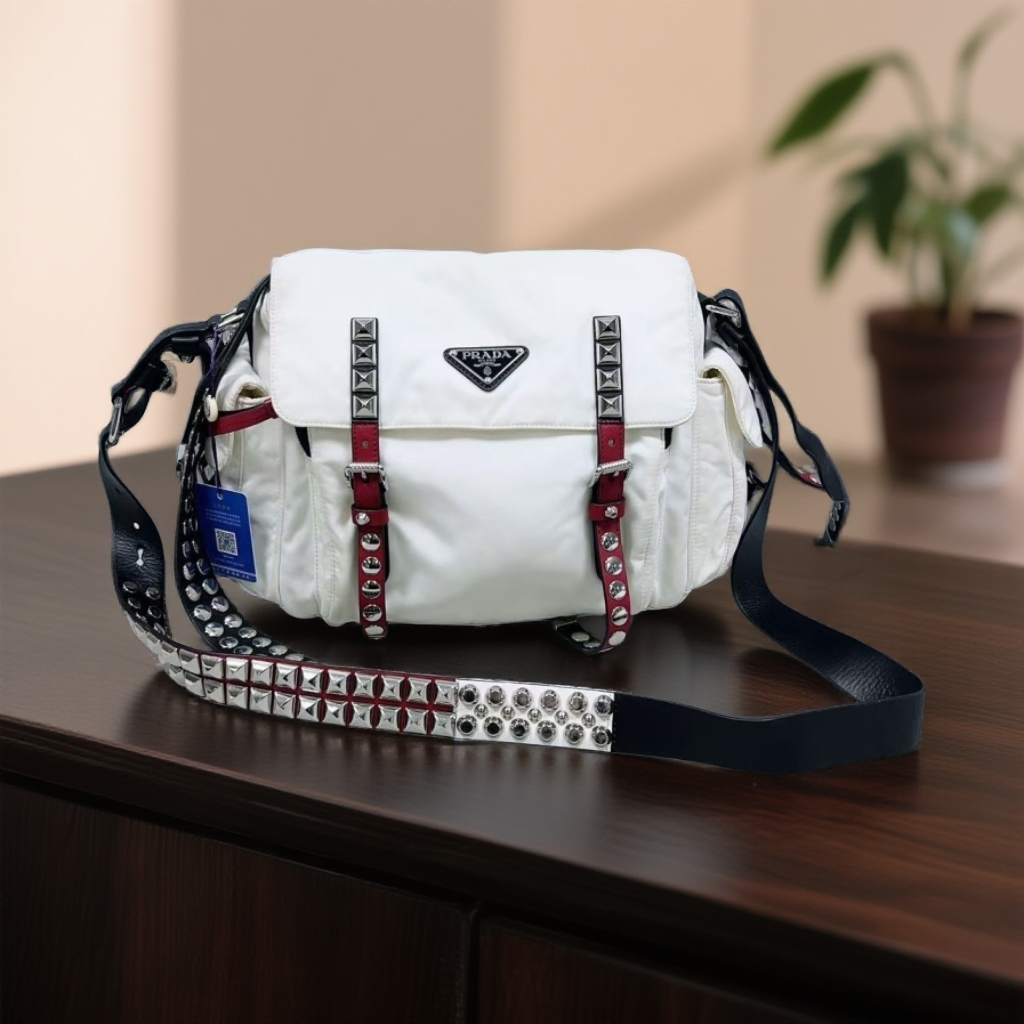 95新 Prada/普拉达  白色铆钉单肩包 1888 0213 
