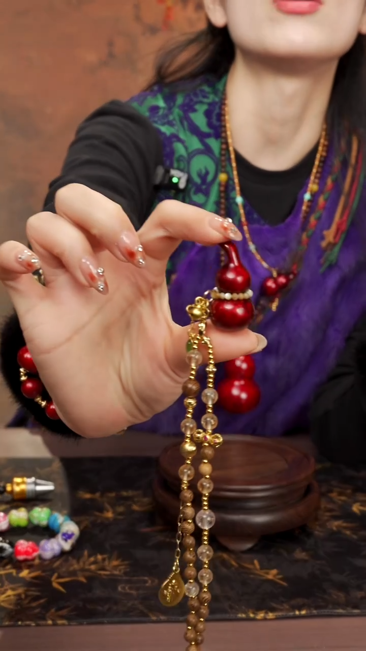 518--大漆脖挂小葫芦---268