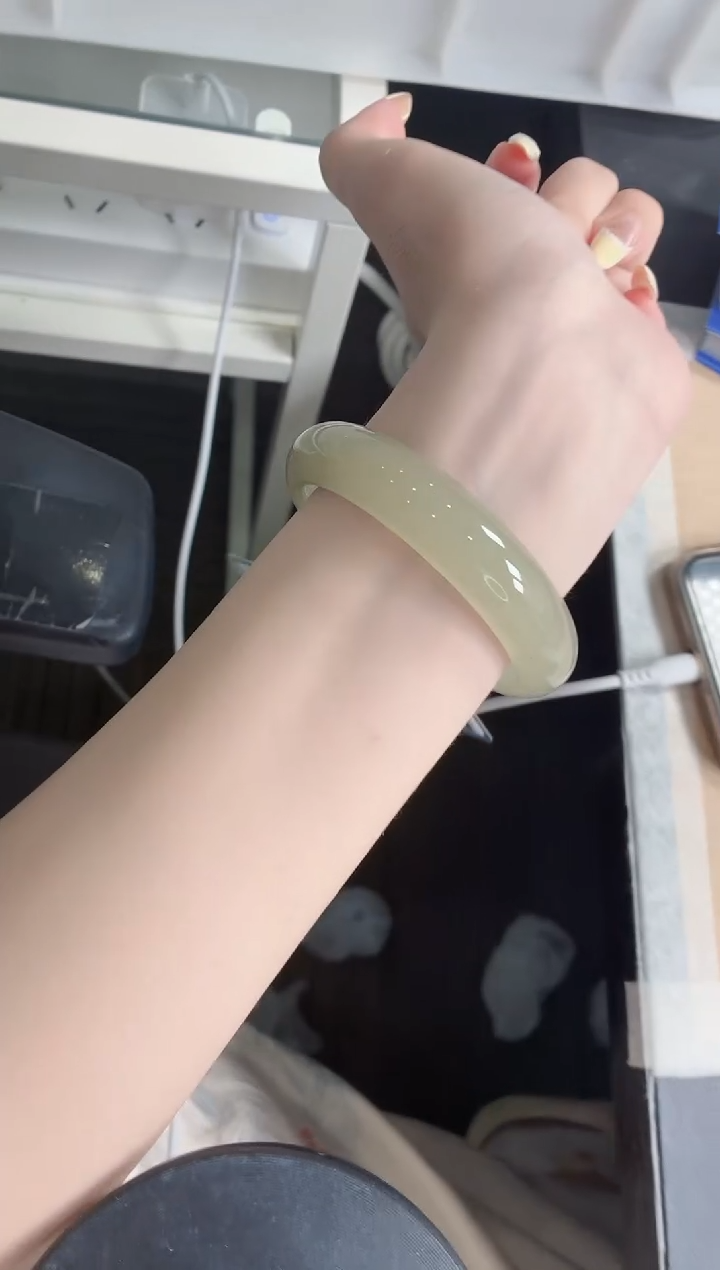 石英质玉手镯未镶嵌391-60.9东陵