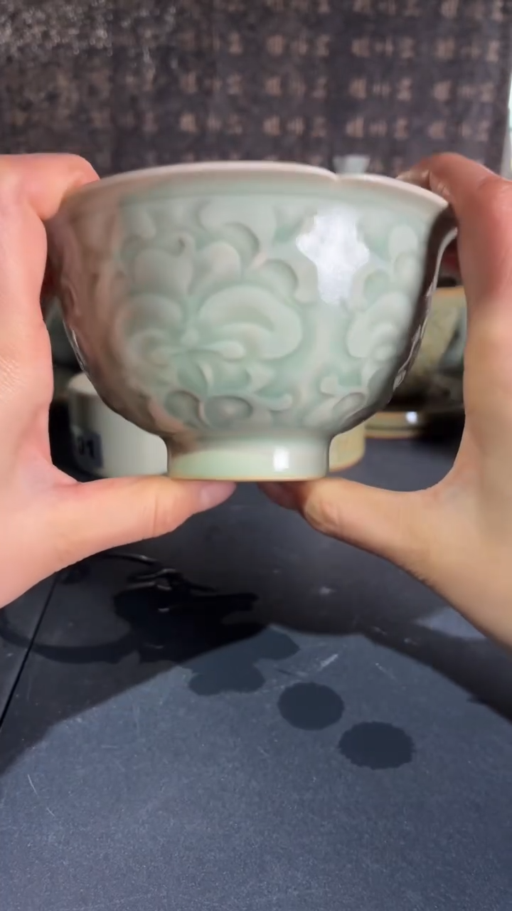 耀州窑仰山微瑕天青釉牡丹高足碗