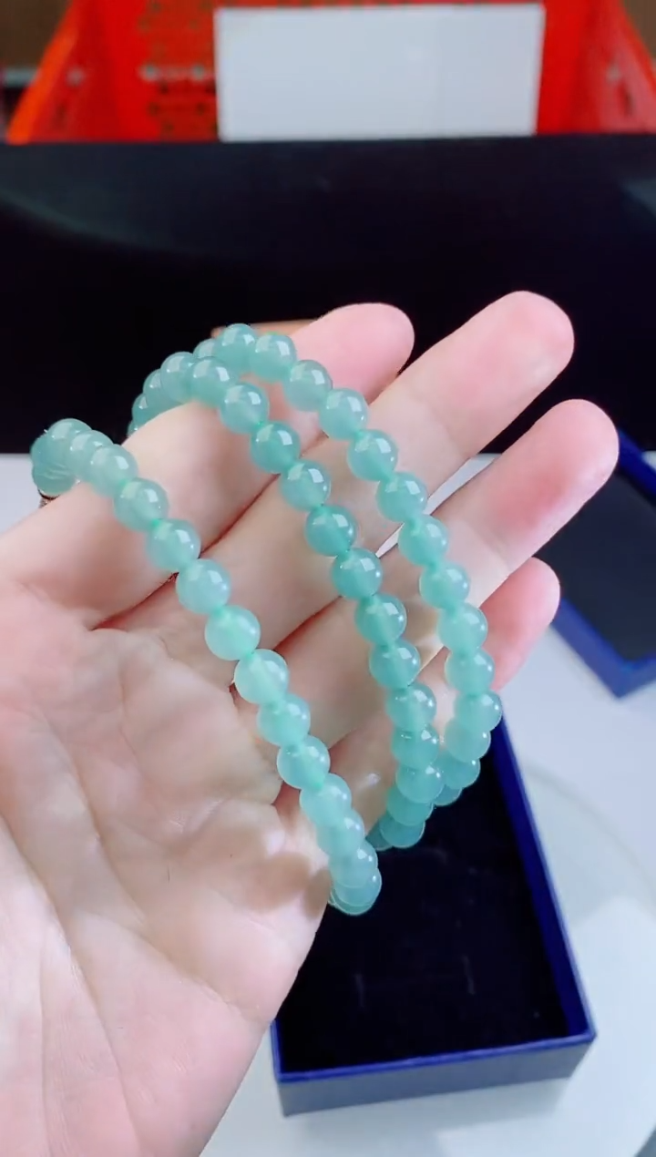 颈饰未镶嵌翡翠    ·