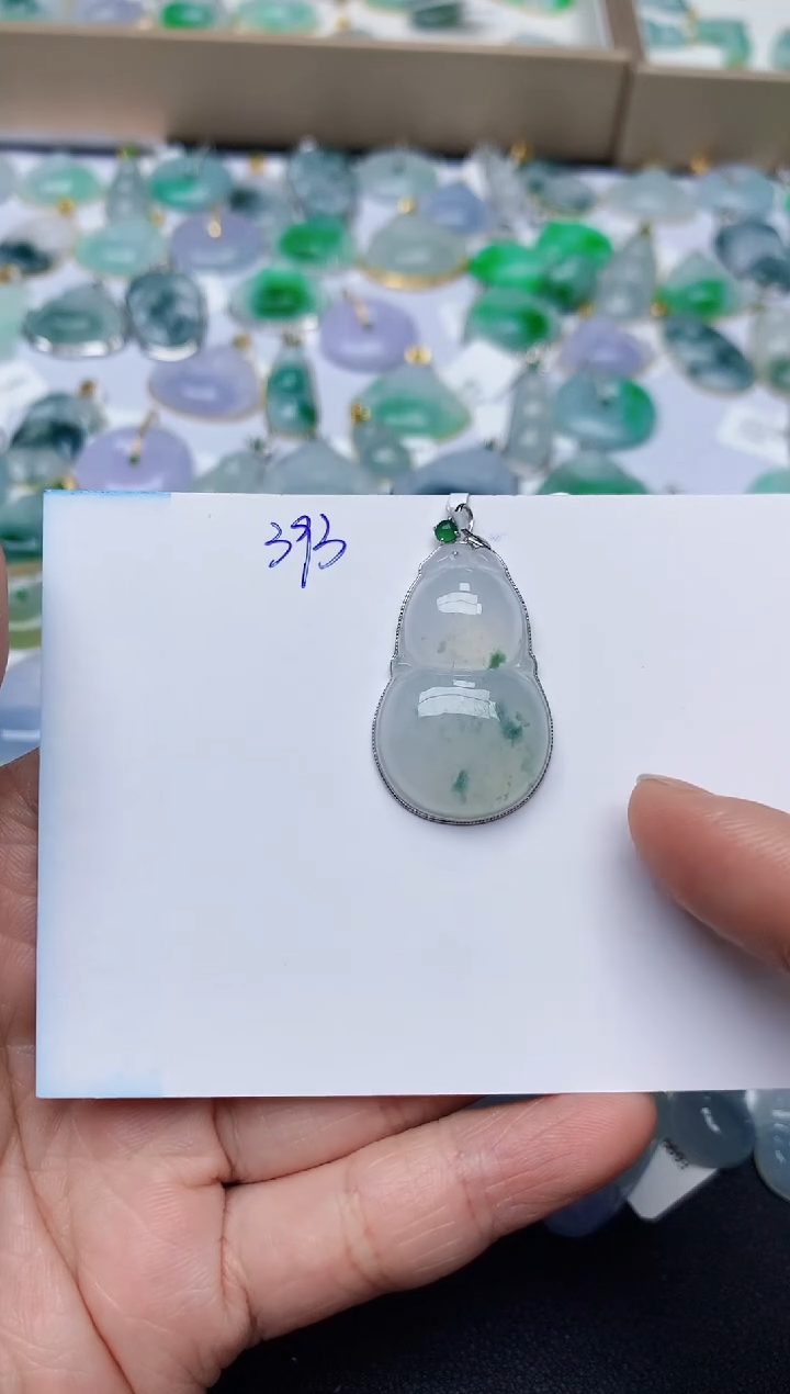 【闪购商品】翡翠颈饰18K金镶嵌天然翡翠A货   