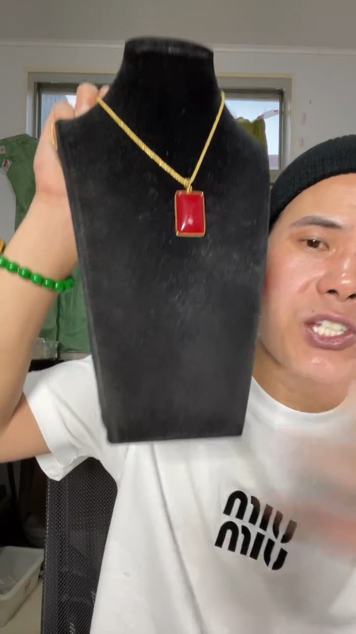 翡翠未镶嵌吊坠(赠链)【小伍珠宝】缅料鸽血红无事牌