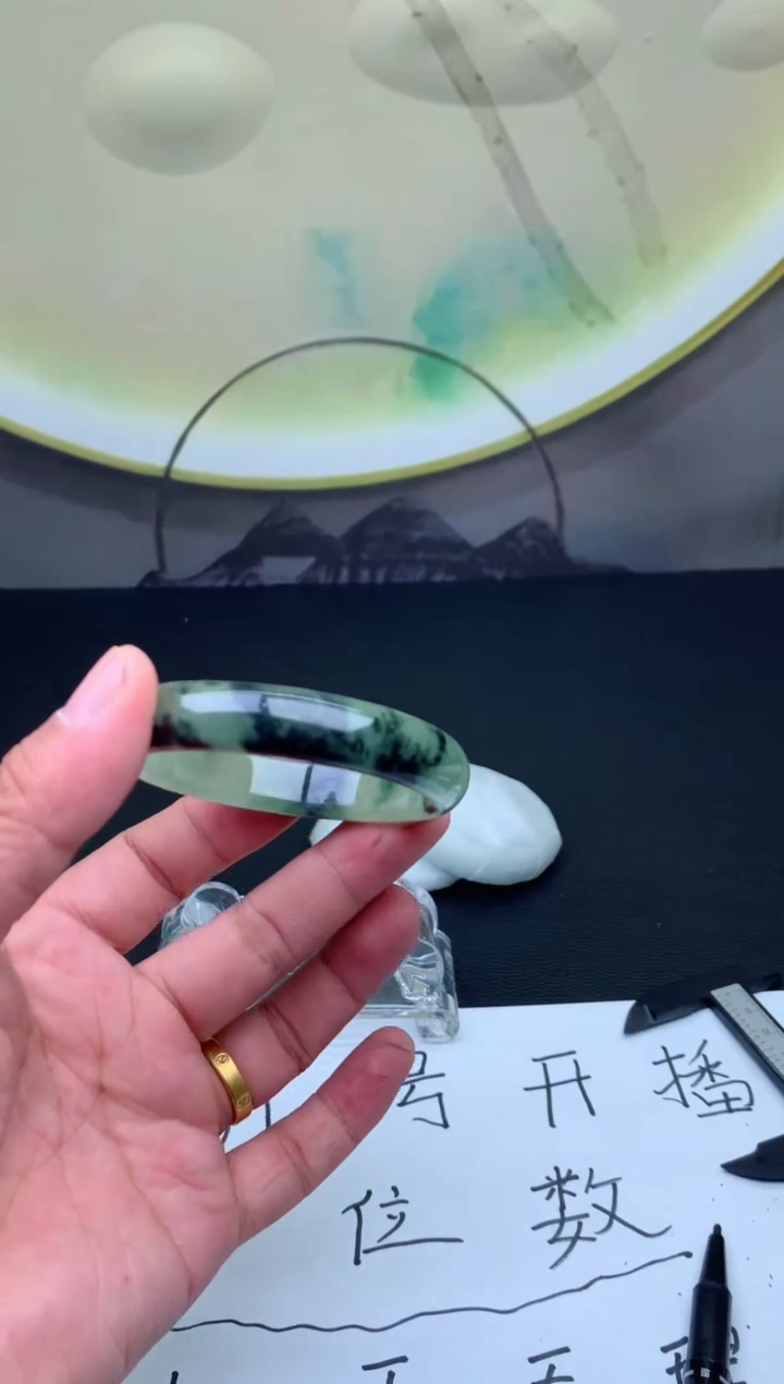 下单就是图片的手镯，放心冲！A104