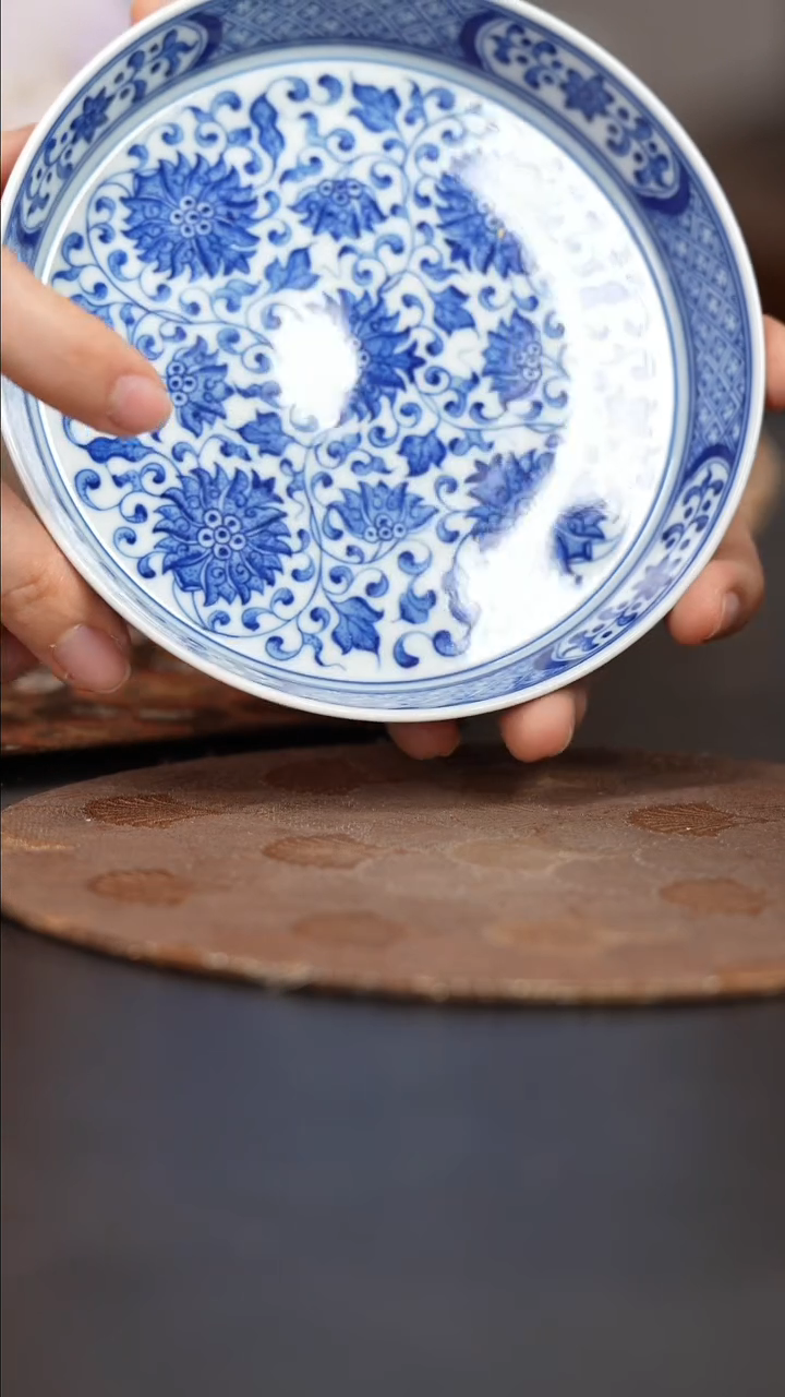 【闪购商品】杯看山柴窑青花缠枝