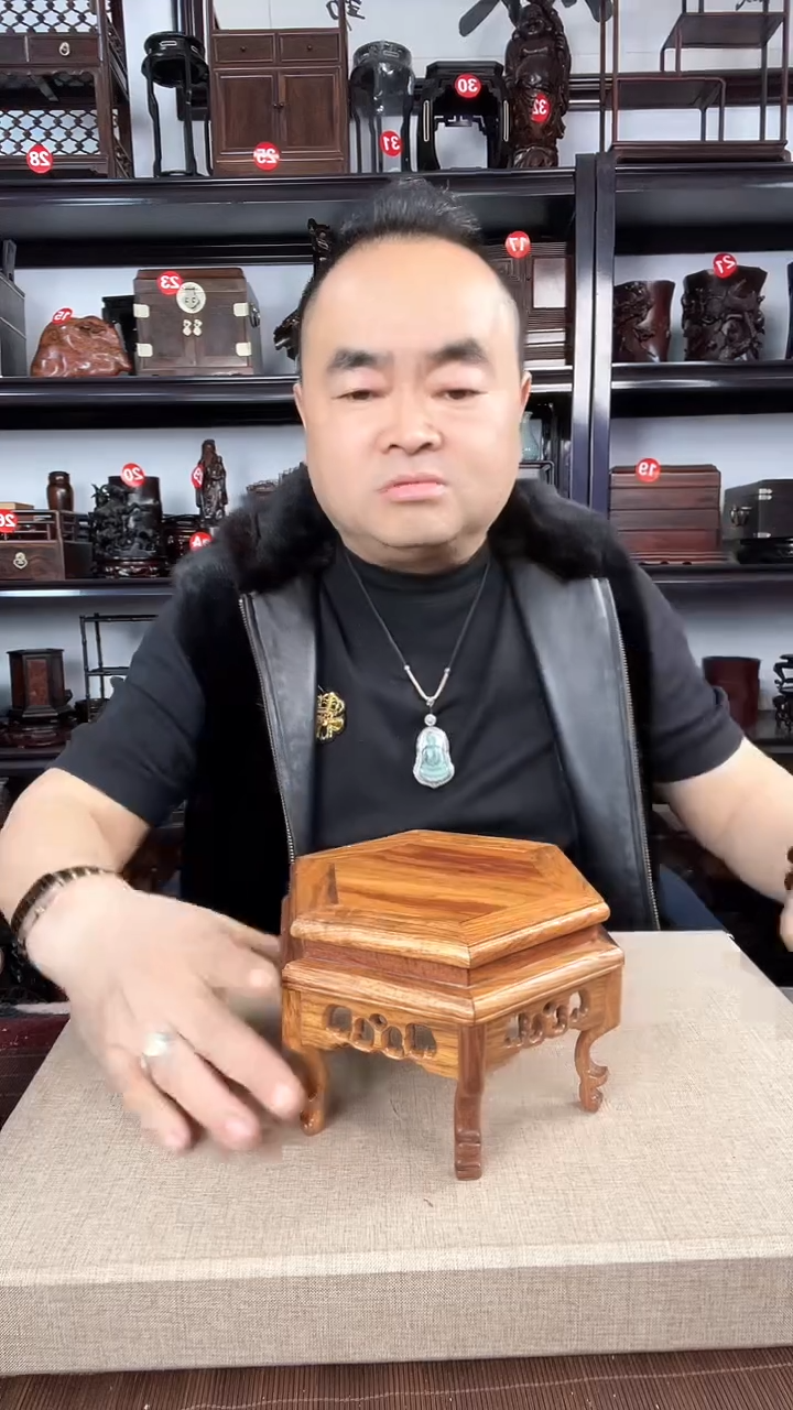 【闪购商品】木2811老李红木工艺品